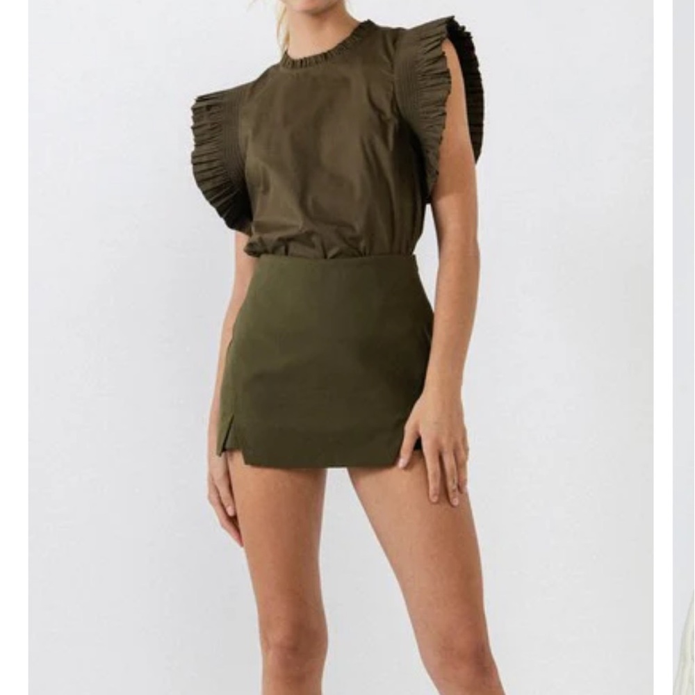 Olive cut out mini skort